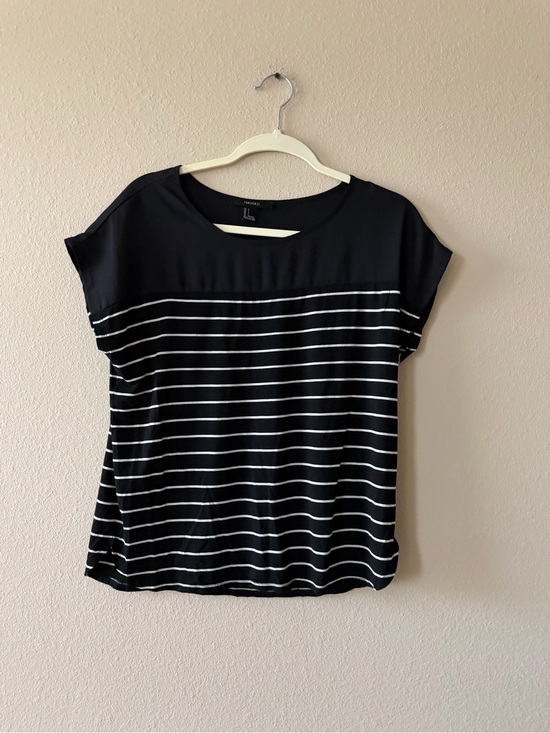 Forever 21 Tops - Forever 21 Black and White Striped Short Sleeve Tee